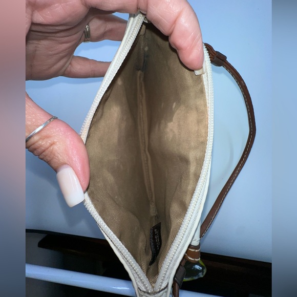 Coach Vintage Tan and White Leather Wristlet wallet pair ink needs cleaning - Picture 2 of 10